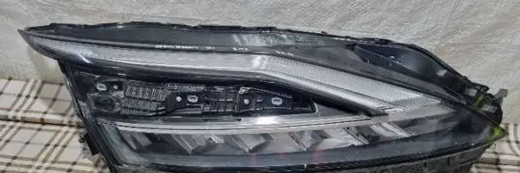 Nissan Qashqai J12 Headlight/headlamp