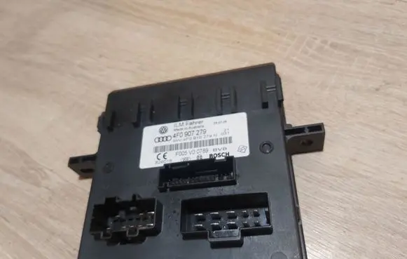 Audi Q7 4L Comfort/convenience module 4F0907279