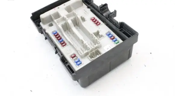 Infiniti M Y51 Fuse module 284B71MR0B