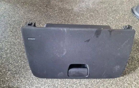 Buick Encore I Glove box