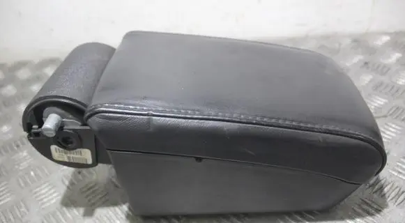 Cadillac CTS Armrest