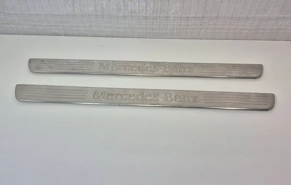Front sill trim cover