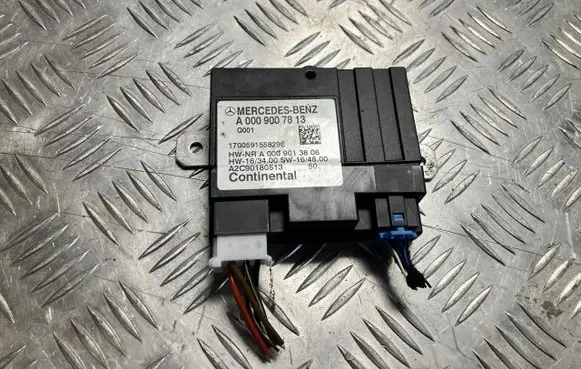 Mercedes-Benz C W205 Fuel pump relay A2059009427