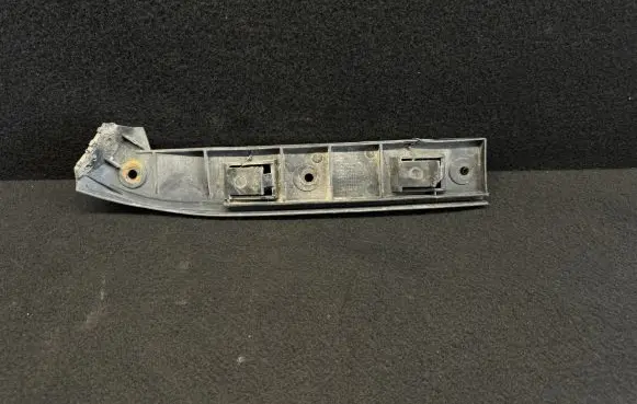 Volkswagen Golf IV Front bumper mounting bracket