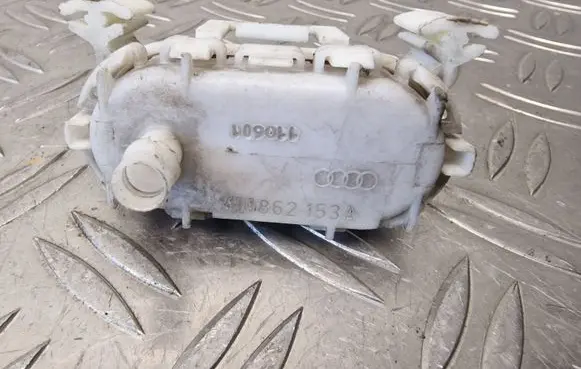 Audi A8 S8 D2 4D Central locking vacuum pump 4D0862153A