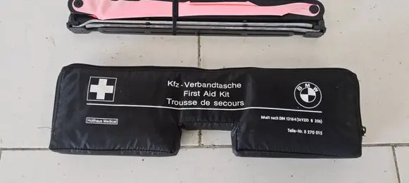 BMW 5 E60 E61 First aid kit 8270015