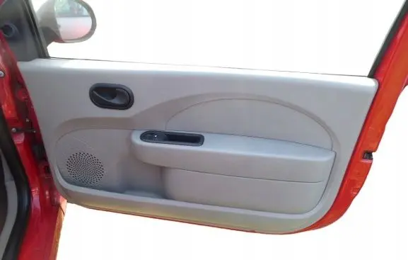 Renault Twingo II Front door card panel trim