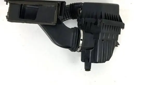 Chrysler Pacifica Air filter box 68290514AI