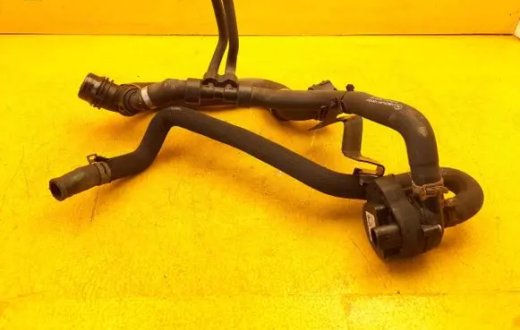 Mercedes-Benz E W213 Engine coolant pipe/hose A2135014901 A2048350364