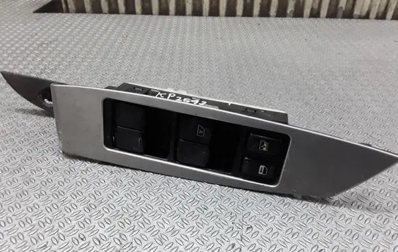 Nissan Murano Z50 Electric window control switch 254019W100
