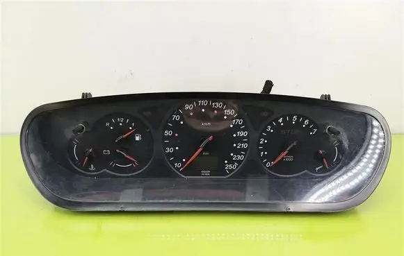 Citroen C5 Speedometer (instrument cluster) 9635289280