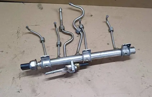 BMW 3 E90 E91 Fuel main line pipe 7562474