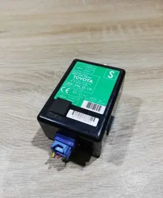 Toyota Auris 150 Door control unit/module 8974002010