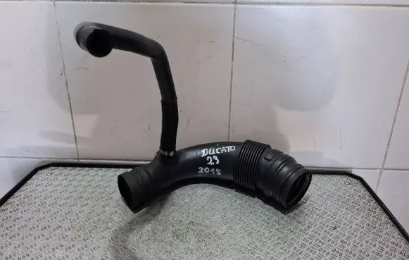 Fiat Ducato Turbo air intake inlet pipe/hose 1384952080