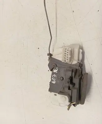 Peugeot 607 Front door lock