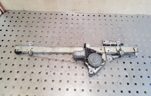 Mitsubishi Pajero Front door window regulator with motor MR989947
