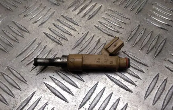 Toyota Prius (XW30) Fuel injector 138022223 232500T030