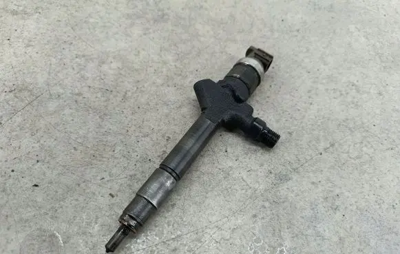 Mazda 5 Fuel injector RF7J13H50DENSO