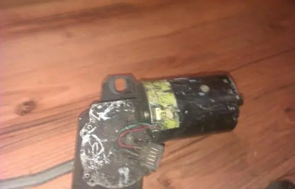 Volkswagen PASSAT B3 Wiper motor 358955113a