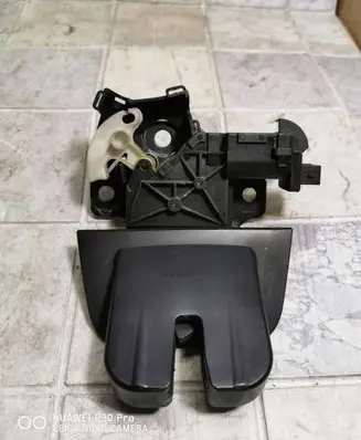 Audi A4 S4 B7 8E 8H Tailgate/trunk/boot lock/catch/latch 8P4827505C