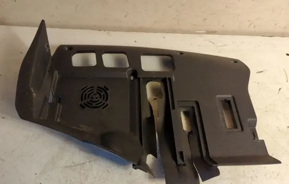 BMW 1 E81 E87 Dashboard lower bottom trim panel 9124972