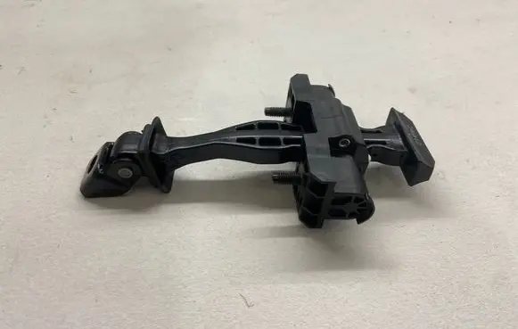 BMW 1 F40 Front door check strap stopper 7447993