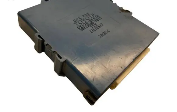 Toyota Corolla Verso AR10 Combustion control unit/module 896180F020 MB1238009021