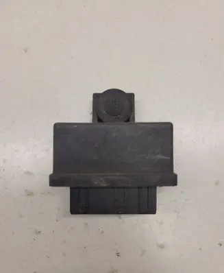Peugeot 308 Fuel pump relay 240107