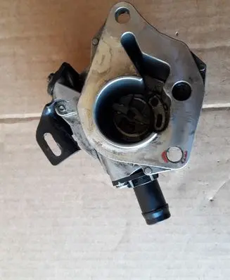 Renault Scenic III - Grand scenic III Vacuum pump 8201005306 8201005306B