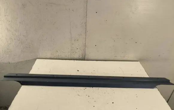 Chevrolet Suburban Rear seat rail trim cover 15655811