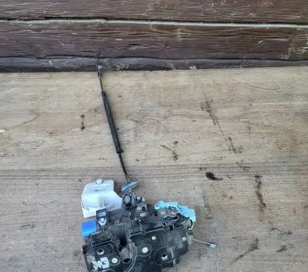 Volkswagen Caddy Front door lock 3D1837016 A00468 6307