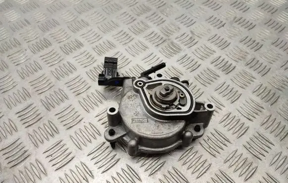 Ford Focus Vacuum pump H6BG2A451AB