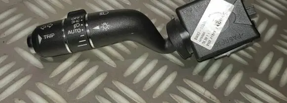 Jaguar XF X250 Indicator stalk 8W83-13335-AA