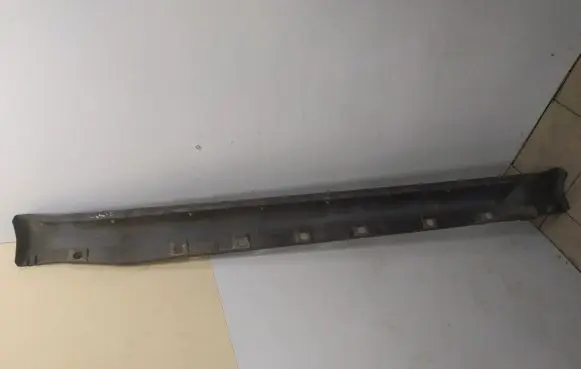 Pontiac Vibe Sill 7691101020