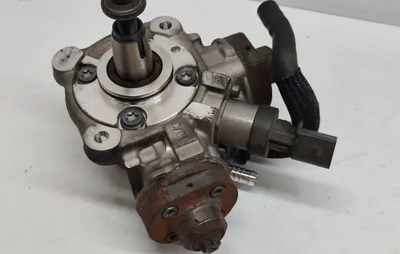 BMW 7 F01 F02 F03 F04 Fuel injection high pressure pump 0445010617 7800123 110813