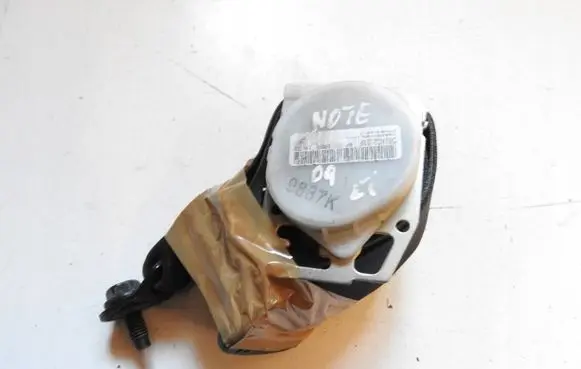 Nissan Note (E11) Seat belt trim 609OJgg