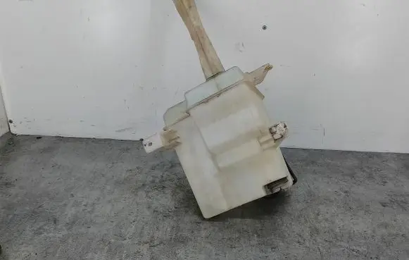 KIA Ceed Windshield washer fluid reservoir/tank 98610-1H000