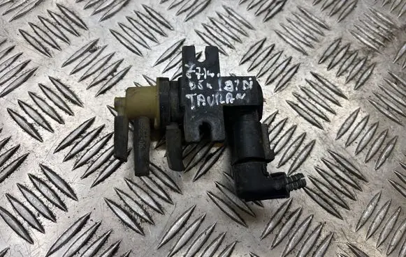 Volkswagen Touran I Turbo solenoid valve 1K0906627