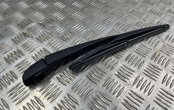 Rear wiper blade arm