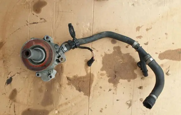 Iveco Daily 6th gen Water pump 504360207