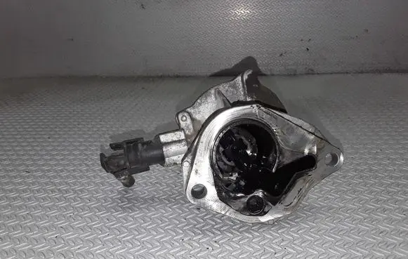 Renault Clio II Vacuum pump 8200327149