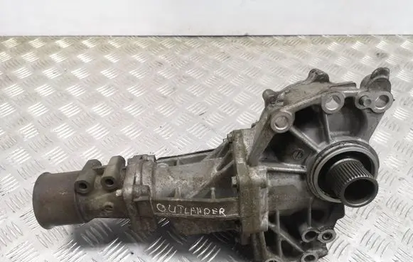 Gearbox transfer box case