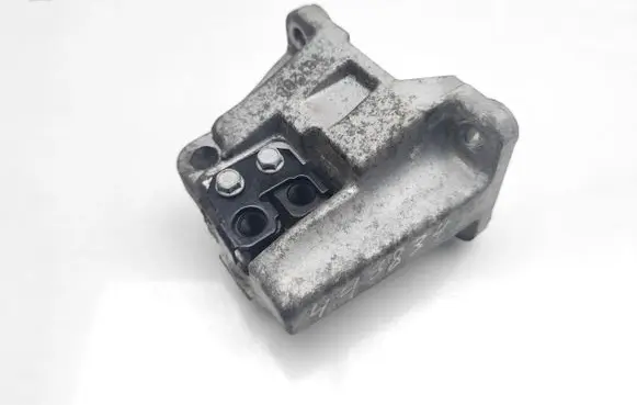 KIA Picanto Engine mounting bracket