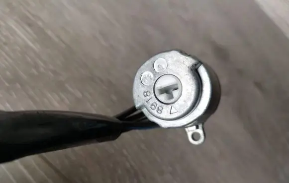 Subaru Legacy Ignition lock contact 