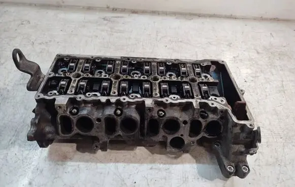 BMW X3 E83 Engine head 7797678
