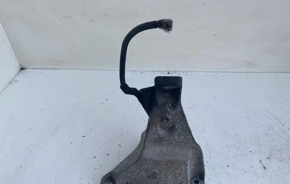 Audi A4 S4 B6 8E 8H Engine mounting bracket 8D0199308AG