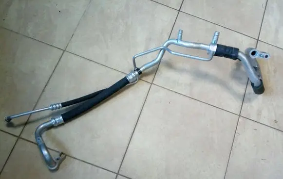 Mercedes-Benz C W205 Pneumatic air compressor intake pipe/hose 2058301600 NE67677