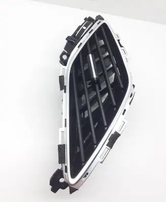 Hyundai i40 Dash center air vent grill U09D02