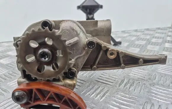 Mercedes-Benz C W204 Oil pump A2721800701 A2721800052 130380706
