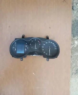 Speedometer (instrument cluster)